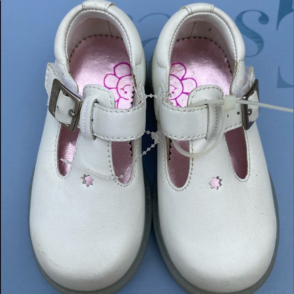 NEW toddler shoes size 6M